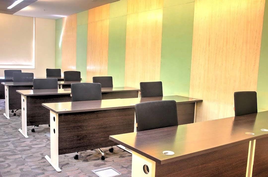 Plug & Play Co-Working Desks & Cabins In, Yerawada-Pune